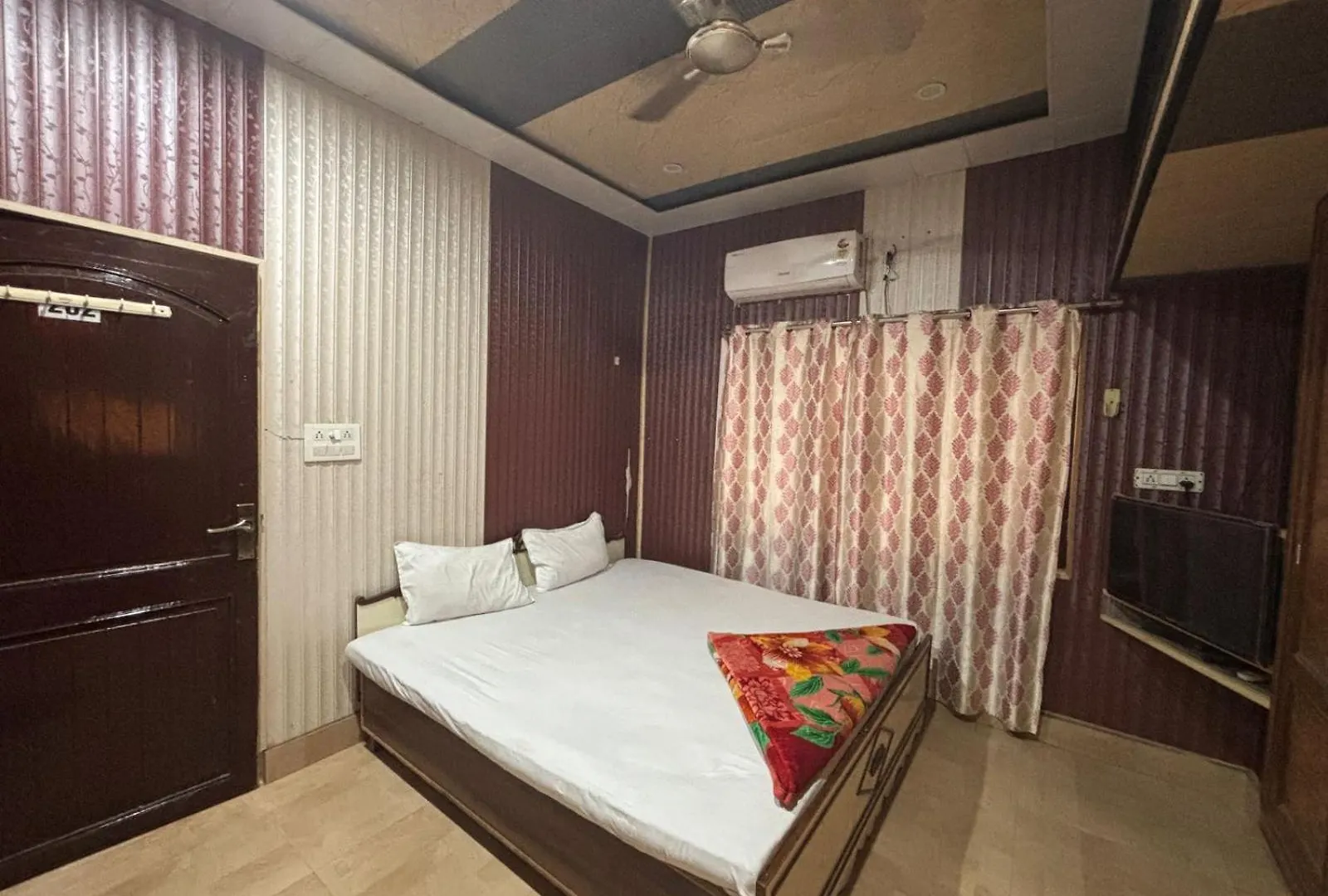 Adrija Guest House Varanasi Alloggio in famiglia