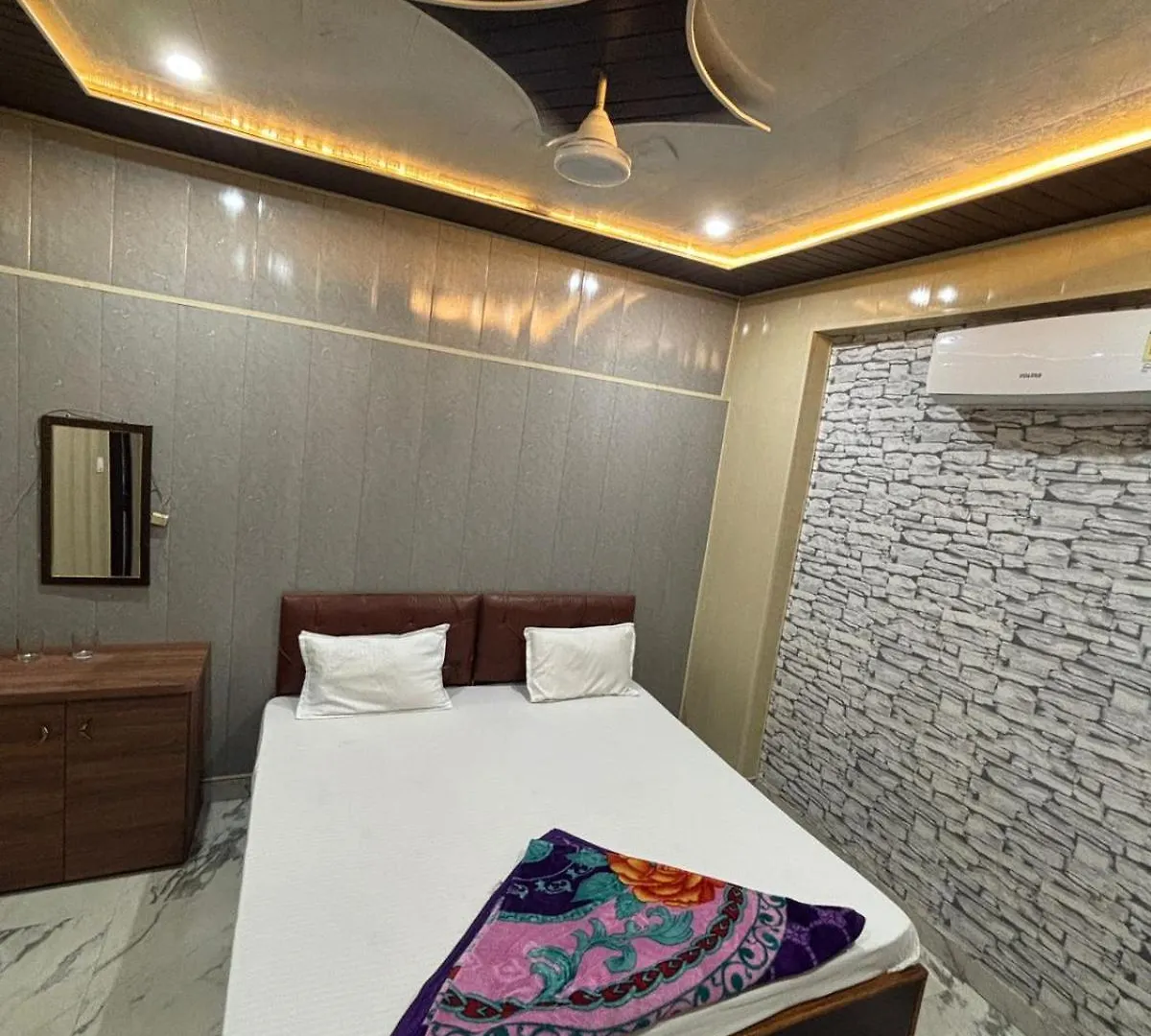Adrija Guest House Varanasi Alloggio in famiglia